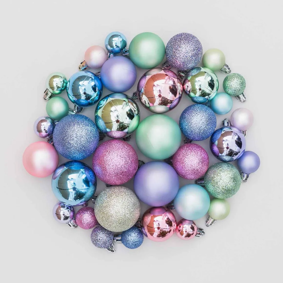 36 Mini Kunststof Kerstballen Pastelmix In Koker 2,5-5cm