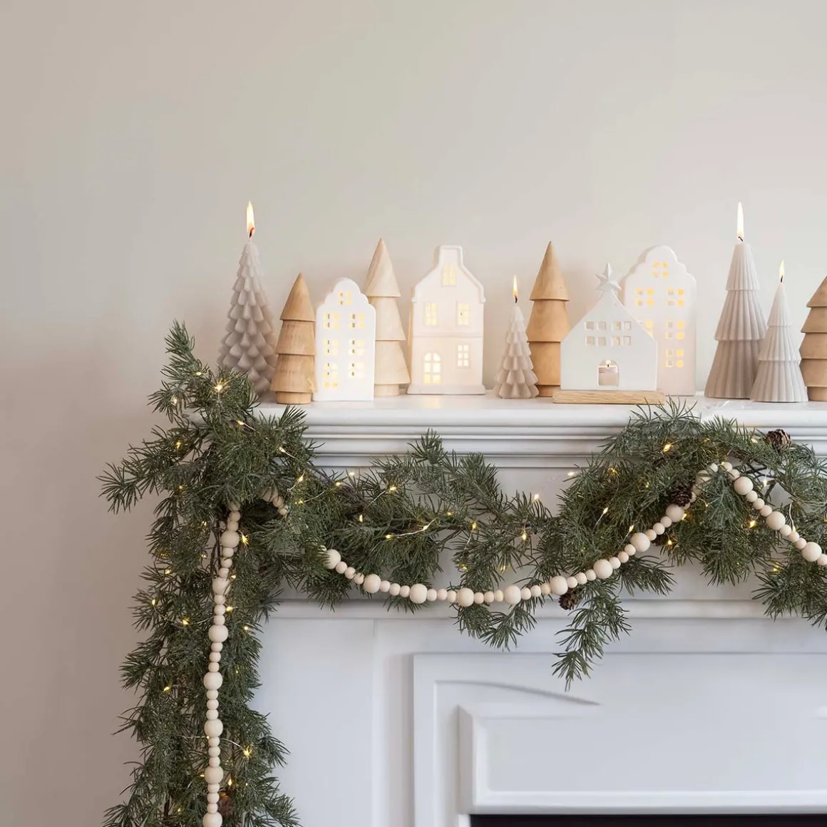 Elegant Wit Huisje Met Waxinelichthouder