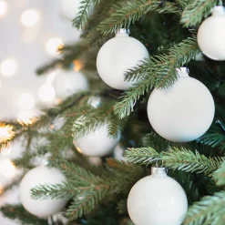 Elegante Wolwitte Kerstballenset 44 Stuks In Handige Box