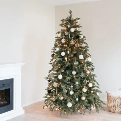 Kerstboompakket 'Morning Mist': Natuurlijke Materialen En Minimalistisch Design