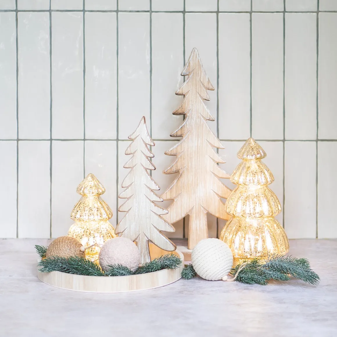 Kleine Bolle Zilveren Led-kerstboom Van Craquelé Glas