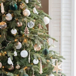 Kunstkerstboom 'Djill Pine' | 240 Cm | 460 LEDs | Warm Wit