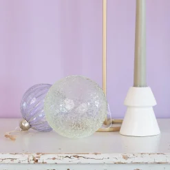 Lavendel Kerstbal Met Brede Glitterstrepen