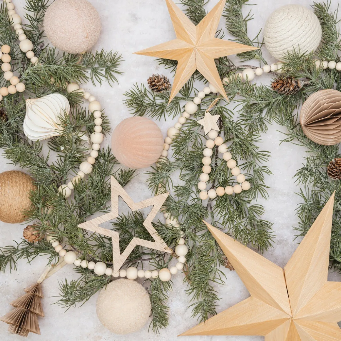 Papieren Kerstster Met Realistische Houtnerf