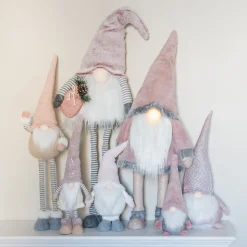 Winterse Roze Gnoom Met Flexibele Muts